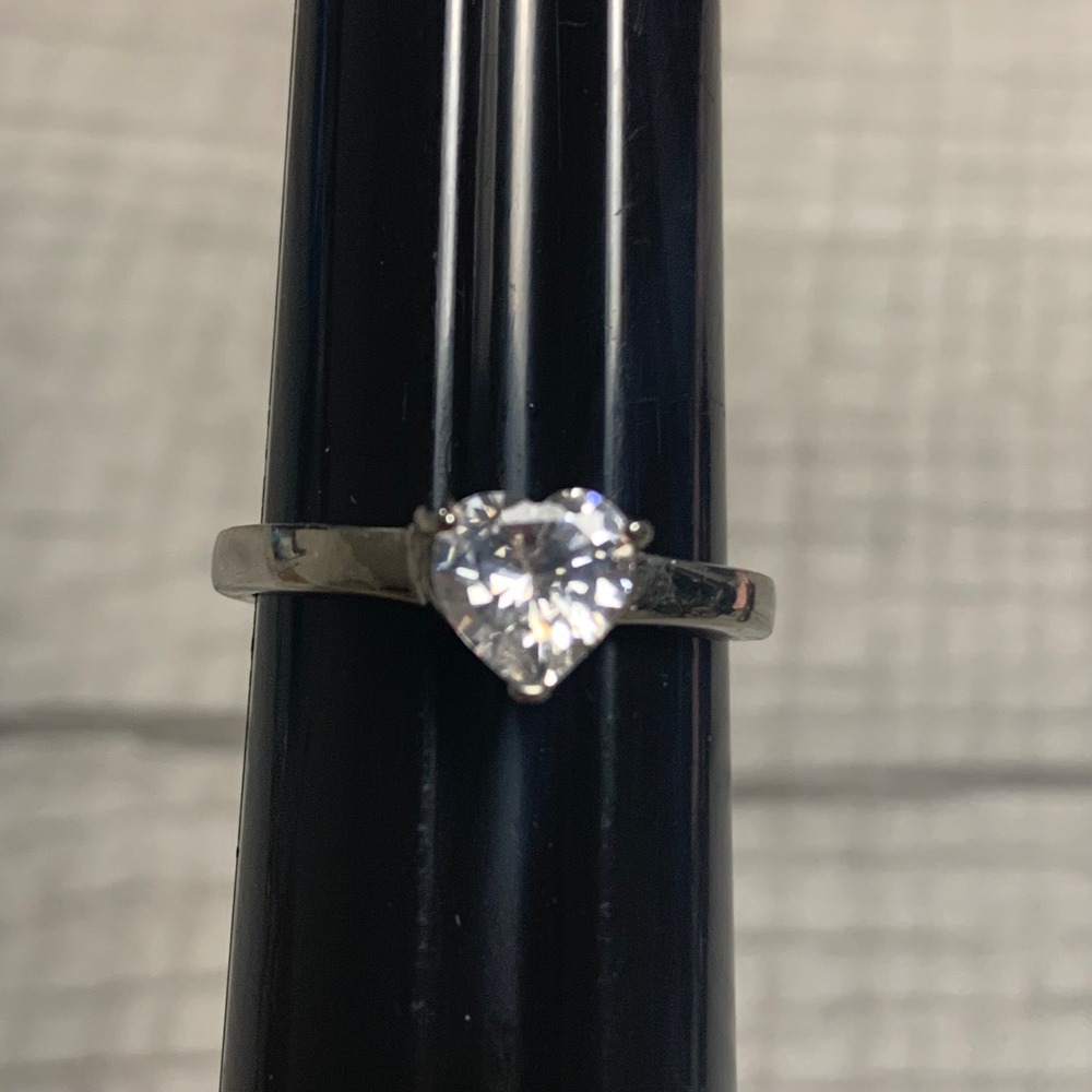 Silver Tone Heart Cut Cubic Zirconia Solitaire Ring Size 9 Romantic Jewelry